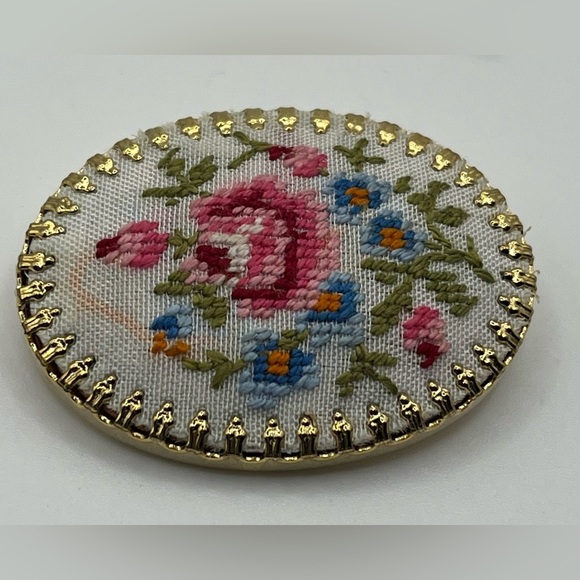 Vintage Floral Needlepoint Brooch – Gold Tone Frame - Picture 1 of 3